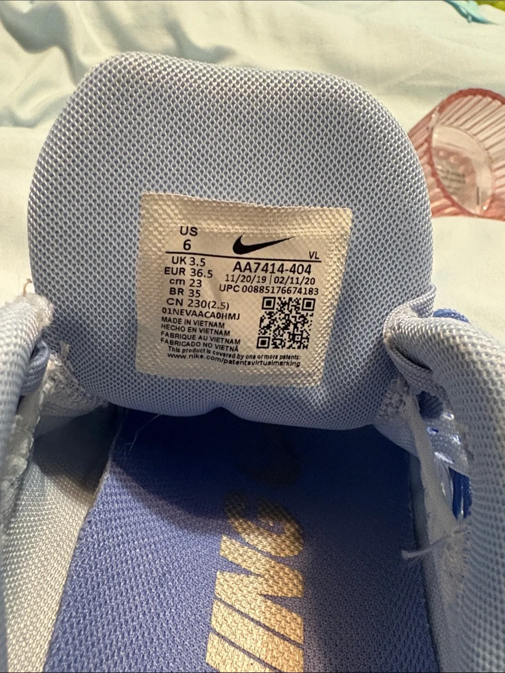 Nike Women's Running Shoes - Picture 8 of 10